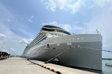 Cetak Sejarah, Tiga Kapal Pesiar Internasional Berhasil Sandar Bersamaan di Pelabuhan Benoa