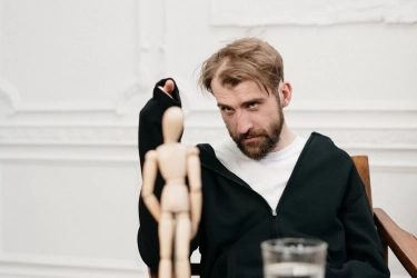 Depresi Pada Pria Sering Kali Tidak Terdeteksi, Padahal Bisa Membuat Pria Hancur, Apa Penyebabnya?