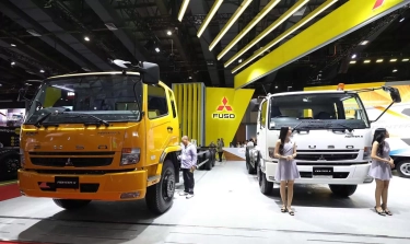 Mitsubishi Fuso Raih Top Brand Award Hasil Kerja Keras Selama 55 Tahun