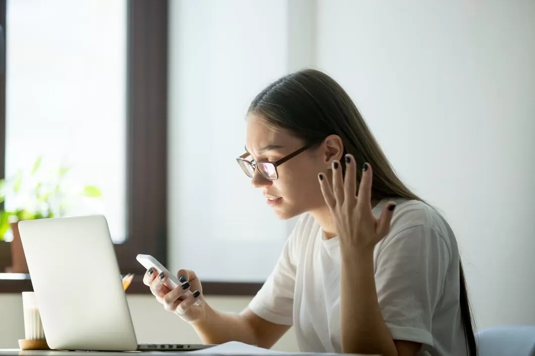 Orang yang Tiba-tiba Berhenti Membalas Chat atau Pesan WhatsApp Biasanya Akan Menunjukkan 7 Perilaku Ini