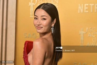 Raih Best Actress di SAG Awards 2025, Anna Sawai Tampil Memukau dengan Gaun Merah