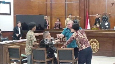 Insiden Advokat Naik Meja saat Sidang, Suhendra Asido Serukan Pengawasan Ketat Terhadap Pengacara
