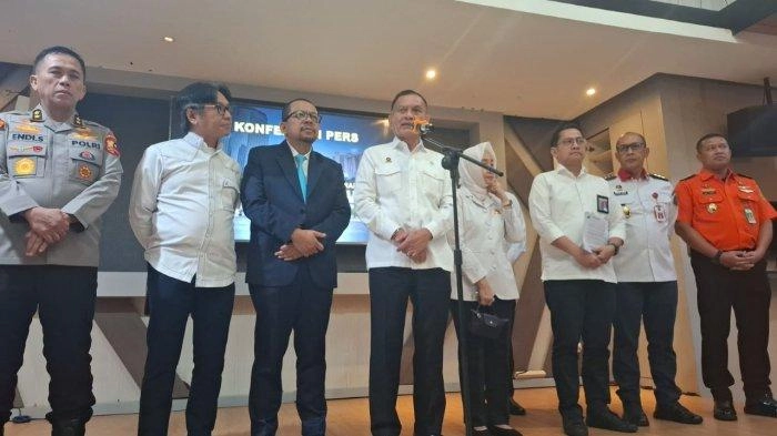 Wamenko Polkam Bicara Rencana Diskon Harga Tiket Pesawat Hingga Tarif Tol Saat Idul Fitri 2025