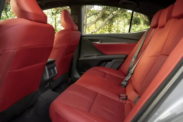 Ada Masalah pada Sabuk Pengaman di Baris Kedua, Ribuan Mobil Lexus dan Toyota Camry Kena Recall