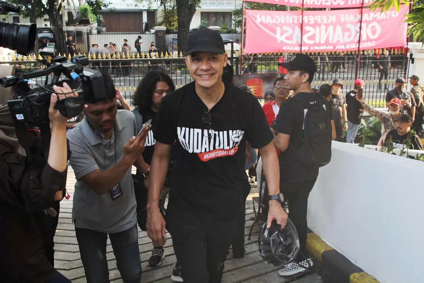 Ganjar Pranowo Sebut Pemerintahan Prabowo Gagal Tata Urusan Publik jika Model Efisiensi Anggaran Begini