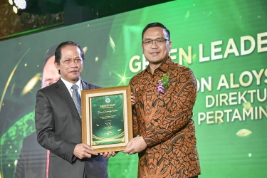 Dirut Pertamina Raih Green Leadership Utama dari Kementerian Lingkungan Hidup