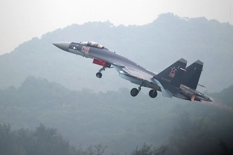 Kemenhan Lanjutkan Rencana Beli Sukhoi SU-35 dari Rusia