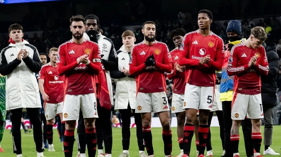 Era Kegelapan Manchester United: Nir Prestasi, Rugi Rp2 T hingga Hapus Makan Siang Gratis