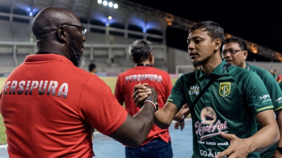 Tangis Jacksen F Tiago Pecah Usai Bejo Sugiantoro Meninggal Dunia