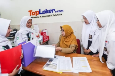 Program School to Work, Persiapkan Lulusan SMK di Surabaya Masuk Dunia Kerja