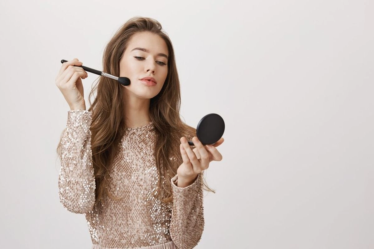 5 Tips Makeup untuk Muka Berjerawat yang Aman