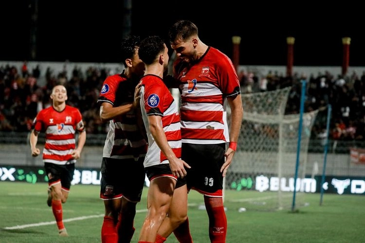 Babak I Madura United Vs Persija 1-0: Ferarri Kartu Merah, Sape Kerrab Unggul