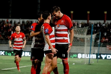 Babak I Madura United Vs Persija 1-0: Ferarri Kartu Merah, Sape Kerrab Unggul