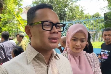 Diduga Liburan ke Jepang Tanpa Izin, Bupati Lucky Hakim Terancam Diberhentikan Sementara