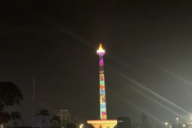 Pengalaman Lihat Video Mapping di Monas, Warna-warni Semarak Lebaran