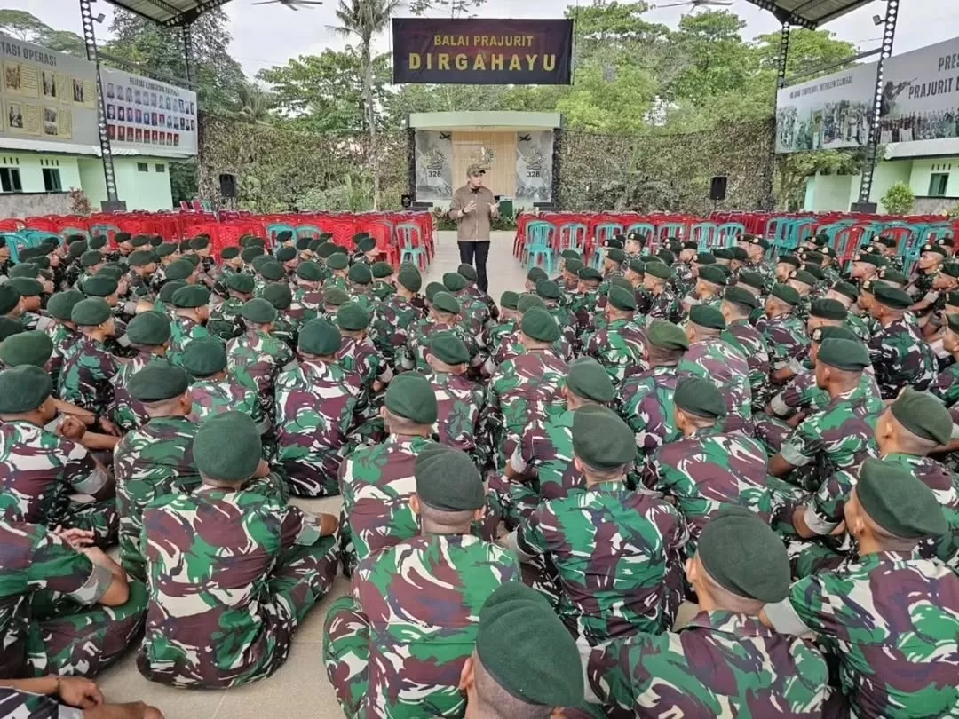 Seskab Letkol Teddy Indra Wijaya Kembali Muncul di Batalyon 328 Kostrad, Ada Apa?