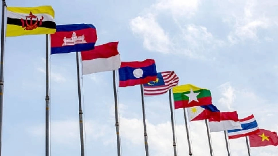ASEAN Harus Bersatu Lawan Tarif AS!