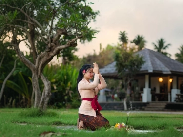 Mengapa Perempuan Haid Tak Diizinkan Sembahyang di Pura? Ini Penjelasan dari PHDI dan Dinas Kebudayaan Bali