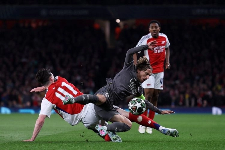 Hasil Arsenal Vs Real Madrid 3-0: Free Kick Declan Rice Hancurkan Los Blancos