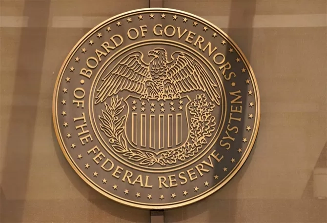 Volatilitas Global Berpotensi Dorong The Fed Pangkas Suku Bunga Acuan Lebih Agresif