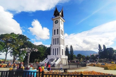 6 Tips Berburu Oleh-oleh di Pasar Atas Bukittinggi, Bandingkan Harga Antarkios