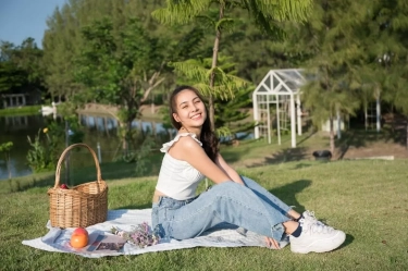 Mau Santai di Luar Rumah? Ini 10 Ide Hobi Ringan yang Bikin Hati Tenang