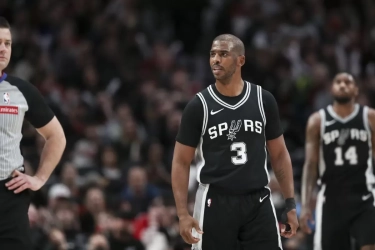 Chris Paul Masuk Jajaran Point Guard Legendaris NBA, Catatkan Rekor 82 Pertandingan di Musim ke-20!