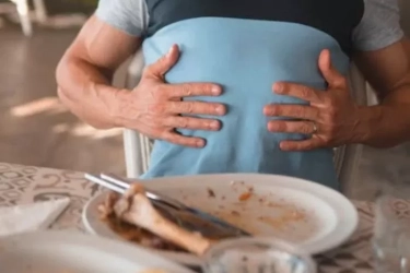 Perut Kembung Setelah Makan Besar? Intip 6 Tips untuk Mengatasinya Menurut Ahli Diet