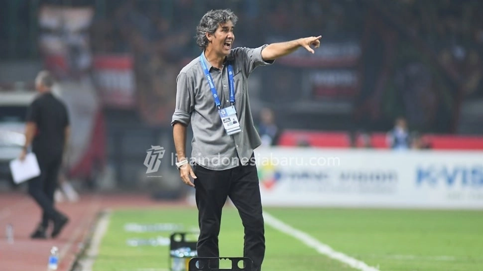 3 Klub Diprediksi Jadi Labuhan Baru Stefano Cugurra di BRI Liga 1 Musim Depan