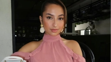 7 Potret Rumah Baru Jennifer Coppen, Mewah Bergaya Modern Tropis