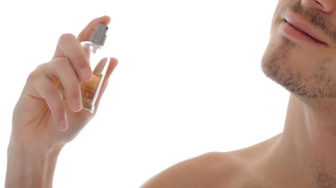 7 Rekomendasi Parfum Pria yang Tahan Lama, Wanginya Bikin Percaya Diri Tanpa Menguras Dompet