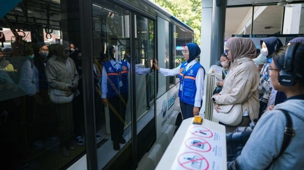 Kabar Gembira! Mulai Besok Khusus Wanita Naik Transjakarta Tarifnya Cuma Rp1