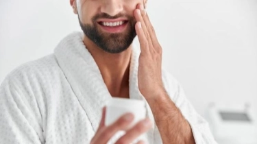 Rekomendasi Sunscreen Cowok untuk Tipe Kulit Berminyak, Harganya Terjangkau!