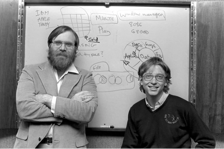 Bill Gates Pamer Kode Pertama Microsoft, Ada 150 Halaman