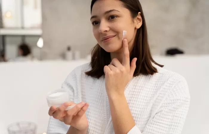 4 Cara yang Tepat Memilih Moisturizer untuk Kulit Berminyak agar Tetap Segar dan Tidak Mengkilap