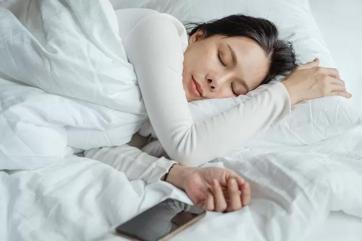 Jadwal Kerja Kacau? Ini 7 Jurus Jitu Atur Pola Tidur agar Tetap Fit Sepanjang Hari!