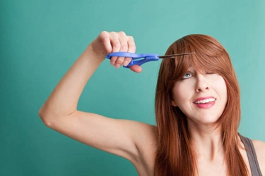3 Hal yang Harus Diperhatikan Sebelum Potong Poni Menurut Penata Rambut