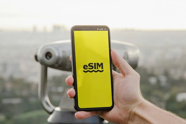 Cara Aktifkan E-SIM Indosat di HP Android dan iPhone