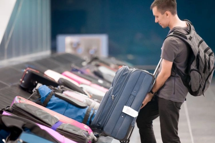 Jangan Lakukan 9 Hal Tidak Terpuji Ini Saat Mengambil Bagasi Pesawat