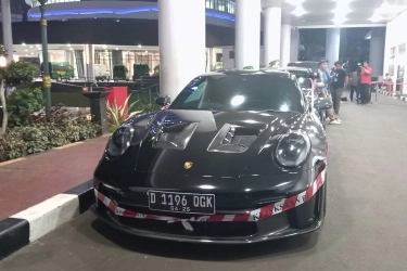 Mobil Porsche hingga Kapal Milik Pengacara Ary Bakri 