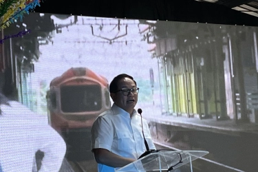 Wamen BUMN: Setelah 100 Tahun, KRL Kita Akhirnya Buatan Dalam Negeri