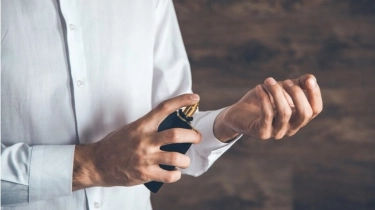 8 Rekomendasi Parfum Salat, Wewangian Halal Bikin Ibadah Makin Khusyuk
