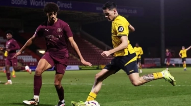 Momen Justin Hubner Jadi Kapten Lawan Manchester United, Selanjutnya Lawan Chelsea