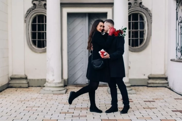 7 Fantasi Sederhana Wanita dalam Cinta yang Sering Diabaikan Tapi Sangat Ia Harapkan dari Anda