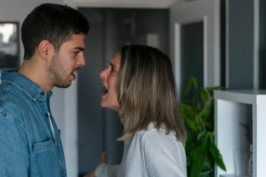 6 Red Flag Ini Bisa Jadi Tanda Kamu Bersikap Toxic pada Pasangan