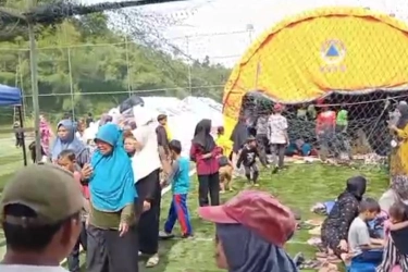 Kemensos Salurkan Makanan hingga Kasur Senilai Rp 262 Juta untuk Korban Tanah Bergerak di Brebes