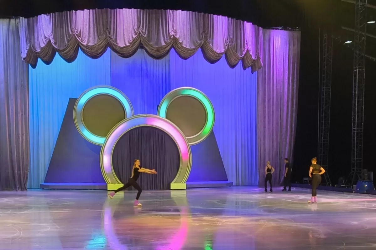 Di Balik Layar Disney on Ice, Angkut 22 Kontainer Keliling Dunia