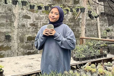 Anggi Nindya Sari Berdayakan Ibu-Ibu untuk Bantu Pengemasan Sono Kaktus