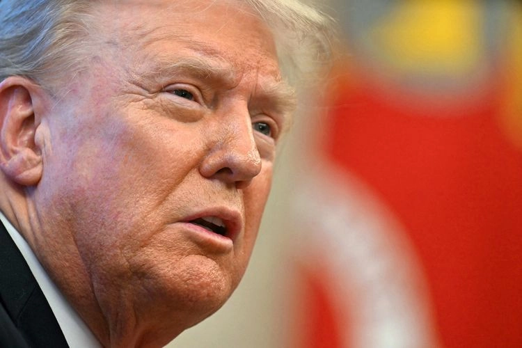Amazon Dikabarkan Pajang Biaya Tarif, Presiden Trump Telepon Jeff Bezos