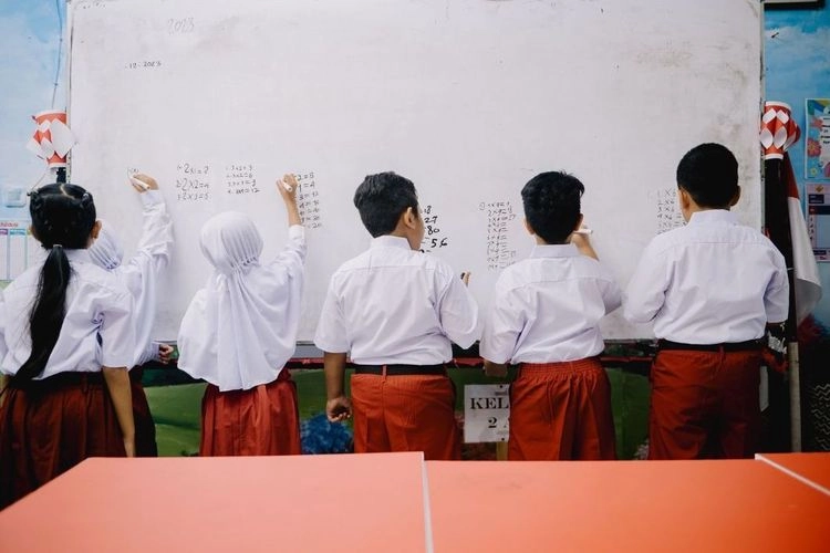 10 Ide Pidato Hardiknas 2025 Tema “Partisipasi Semesta Wujudkan Pendidikan Bermutu Untuk Semua”